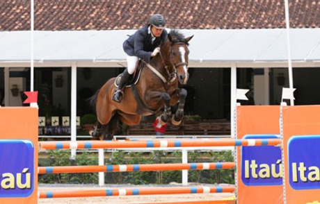 Vitoria do conjunto ol�mpico Jos� Roberto Reynoso e Maestro St. Louis no segundo dia do Concurso Nacional de Anivers�rio da SHB. Luiz Guilherme Ciampi � o melhor na s�rie de 1m35